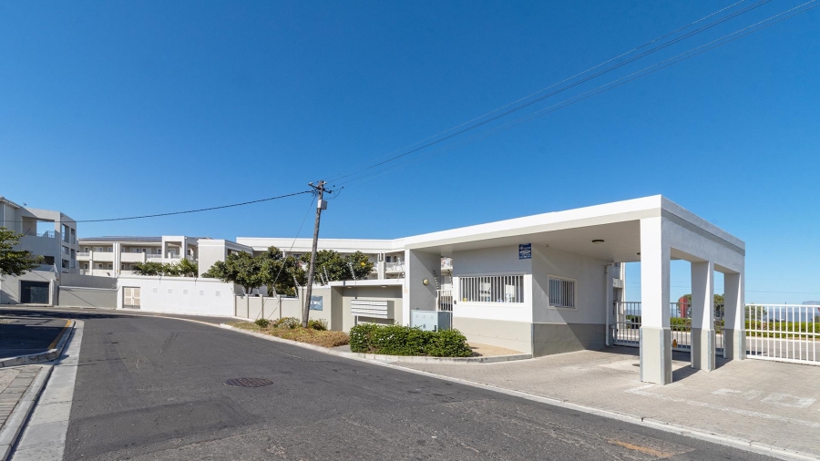 2 Bedroom Property for Sale in Cravenby Western Cape